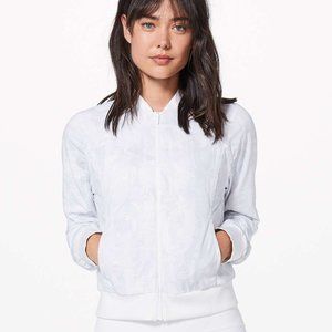LULULEMON white Bomb Around Jacket *Reversible